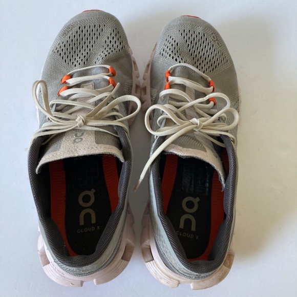 On running women’s athletic shoes with flaws - Picture 3 of 11